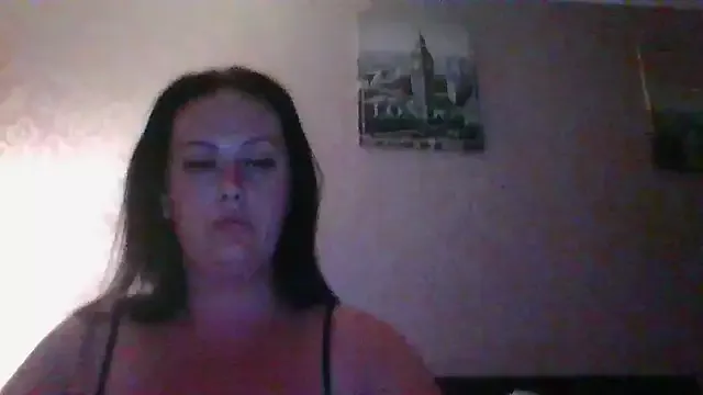 CurvyQueen2023 on StripChat