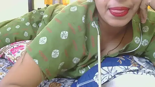 Offline Cute-Simmi69 on StripChat