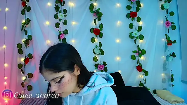 Freechat cutee_andrea on StripChat