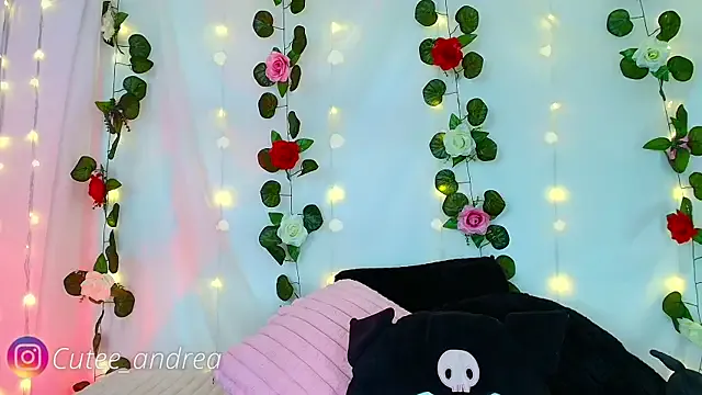 Freechat cutee_andrea on StripChat