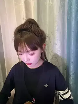 Offline D-033 on StripChat