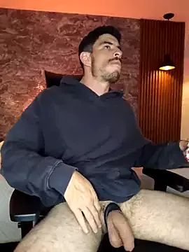 Offline damian_bull on StripChat