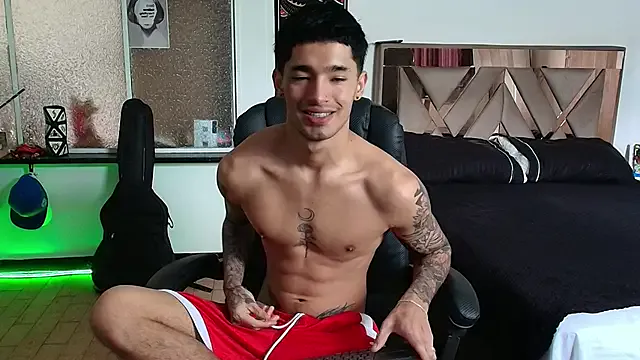 Freechat Damon__333 on StripChat