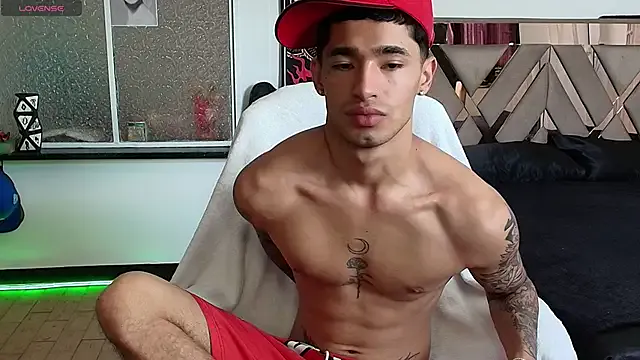 Freechat Damon__333 on StripChat