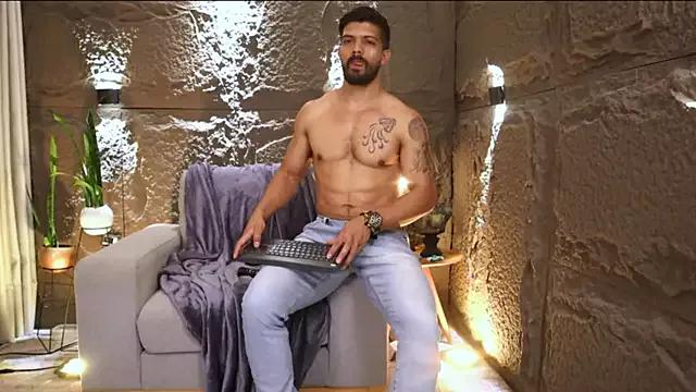 DannSaenz from StripChat