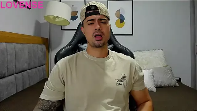 Offline Dante_Storm on StripChat