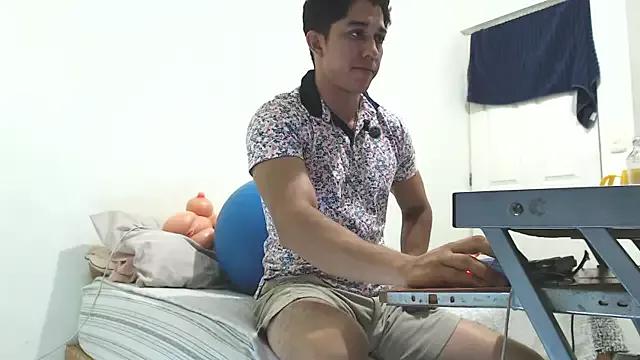 DavidHocusPocus from StripChat is Freechat