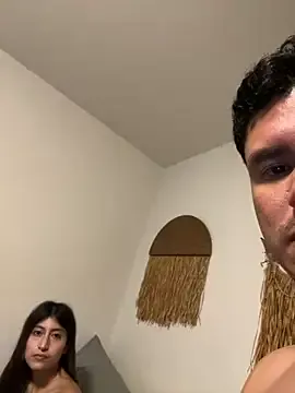 Offline DaylaOficial on StripChat