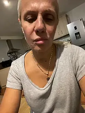 Offline DeborahXPorn on StripChat