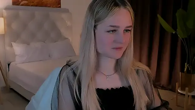 Offline DeboraLarson on StripChat