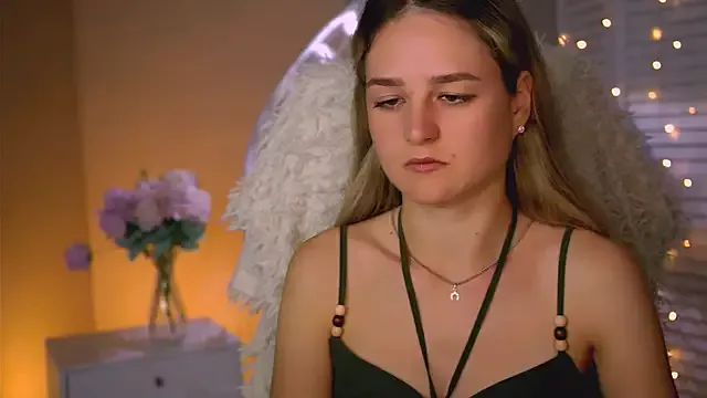 Offline DeboraLarson on StripChat