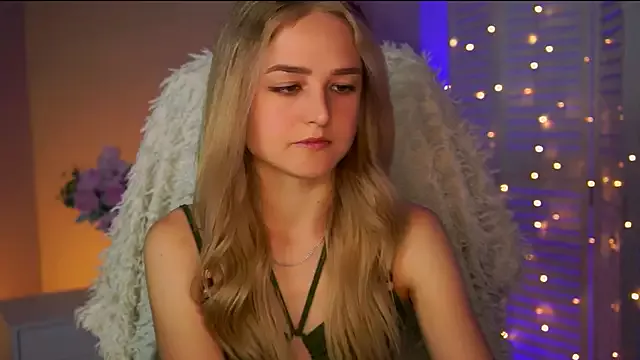 Offline DeboraLarson on StripChat