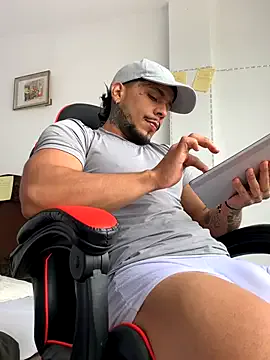 Freechat DeimonOficial on StripChat