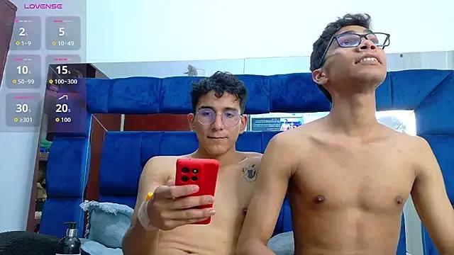 Desire4Duo from StripChat is Freechat