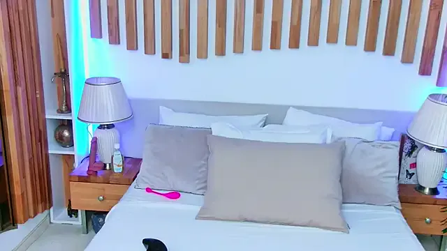 Offline DesireeKeys on StripChat