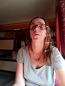 Dettybitch40 from StripChat is Freechat