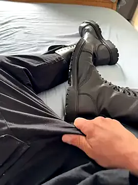 Offline dickshome on StripChat