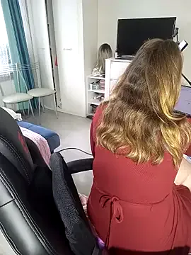 Offline DienkaGreen on StripChat