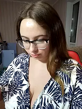 Offline DienkaGreen on StripChat