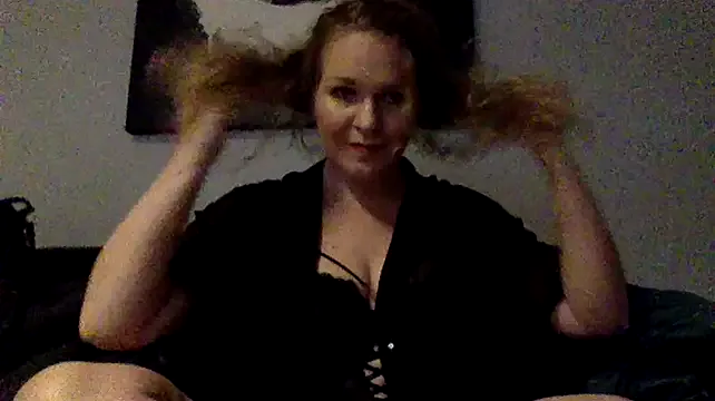 StripChat Dinslavnu is Freechat Dinslavnu — leka med gurka / play with cucumber