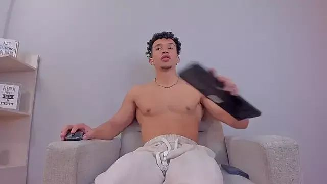 Freechat Dominick_star on StripChat