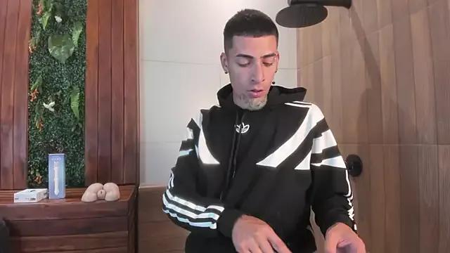 DrakeNeumann from StripChat is Freechat