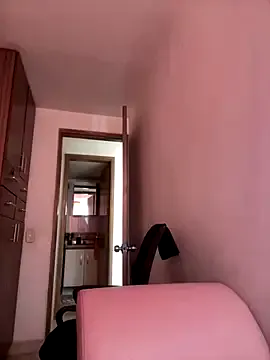 Offline DulceLenns on StripChat