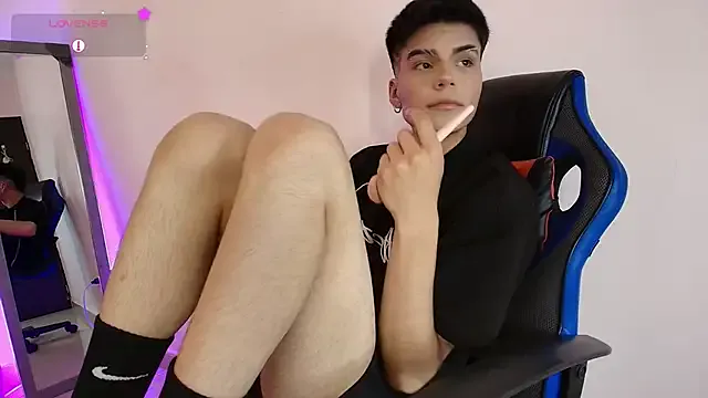 StripChat Dulcey_ is Private Dulcey_ — smoke cigarette