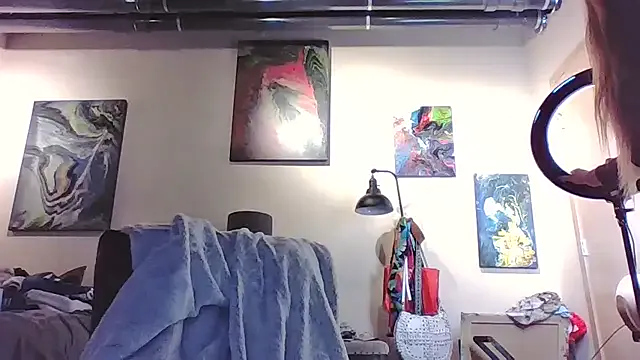 Offline eatmeplease44 on StripChat