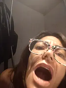 Offline Eimikuro11 on StripChat