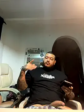 Offline El_Titan1998 on StripChat