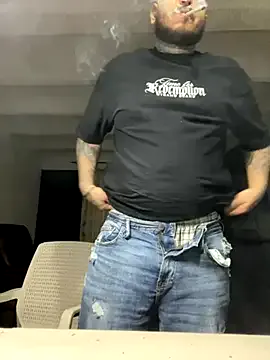 Offline El_Titan1998 on StripChat