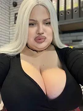 Eliaden from StripChat is Freechat