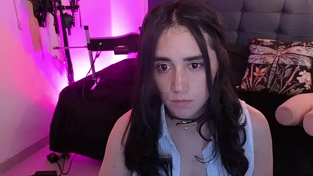 Offline elowen_halley1 on StripChat