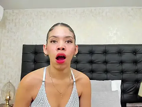 Offline EmaGarcess on StripChat