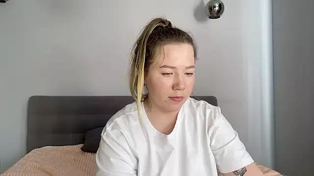 Embersweetbunny from StripChat