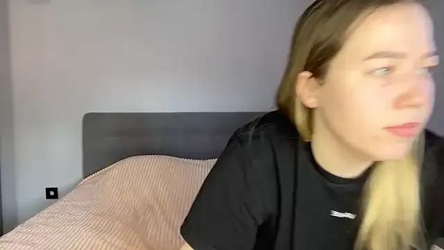 Embersweetbunny from StripChat