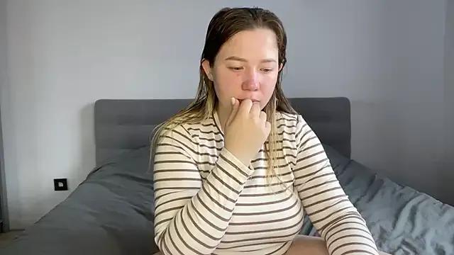Embersweetbunny from StripChat