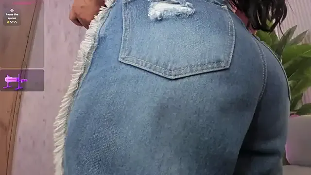 Freechat Emelyross_ on StripChat