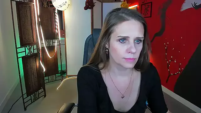 Offline EmiliaBedy on StripChat