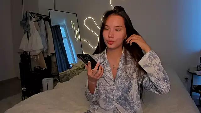 EmiliaDroll from StripChat is Freechat