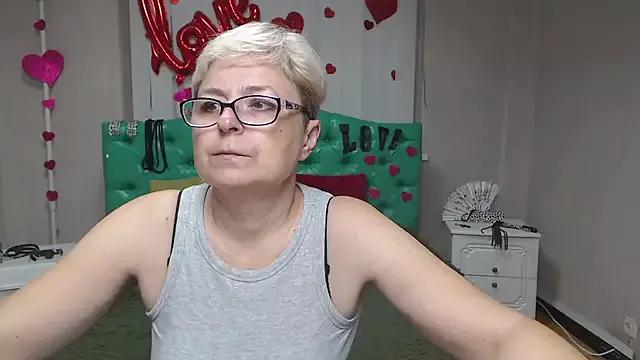 EmiliaGree from StripChat is Private