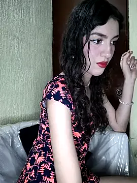 Offline Emily-hottson on StripChat