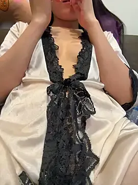 Offline Emily-y on StripChat