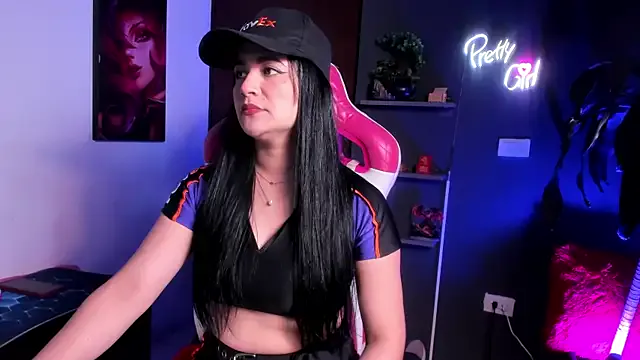 Offline Emilyjhonson_01 on StripChat