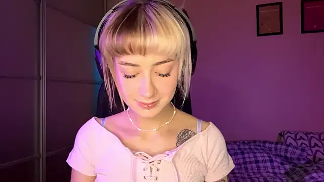 EmilySkyline on StripChat