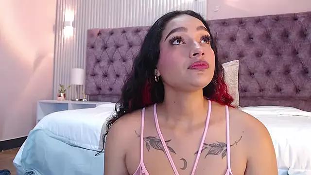 EMILYY_FOXY from StripChat is Freechat
