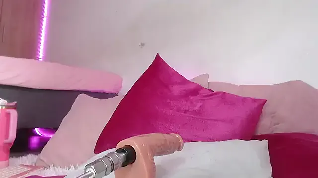 Emma_Glutton on StripChat 