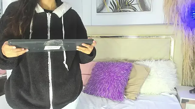 Offline Emma_Payton on StripChat