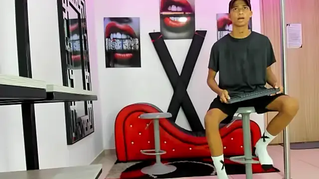 Offline EMPIRE_BOYS1 on StripChat